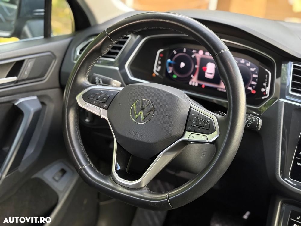 Volkswagen Tiguan 2.0 TDI SCR 4MOTION DSG Elegance - 11