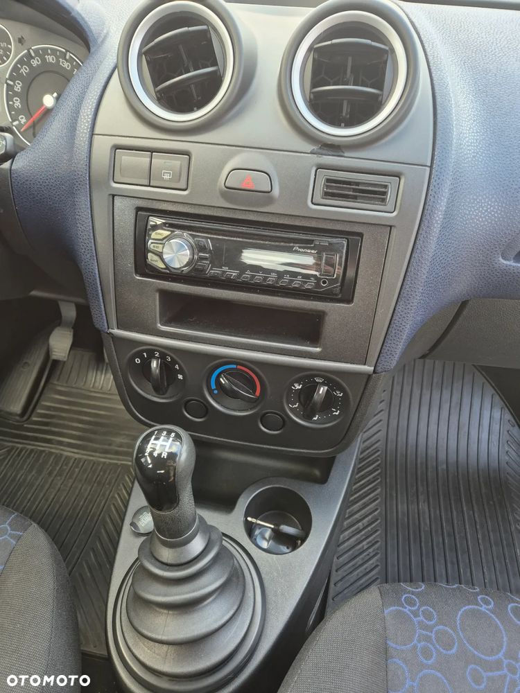 Ford Fiesta 1.3 - 7
