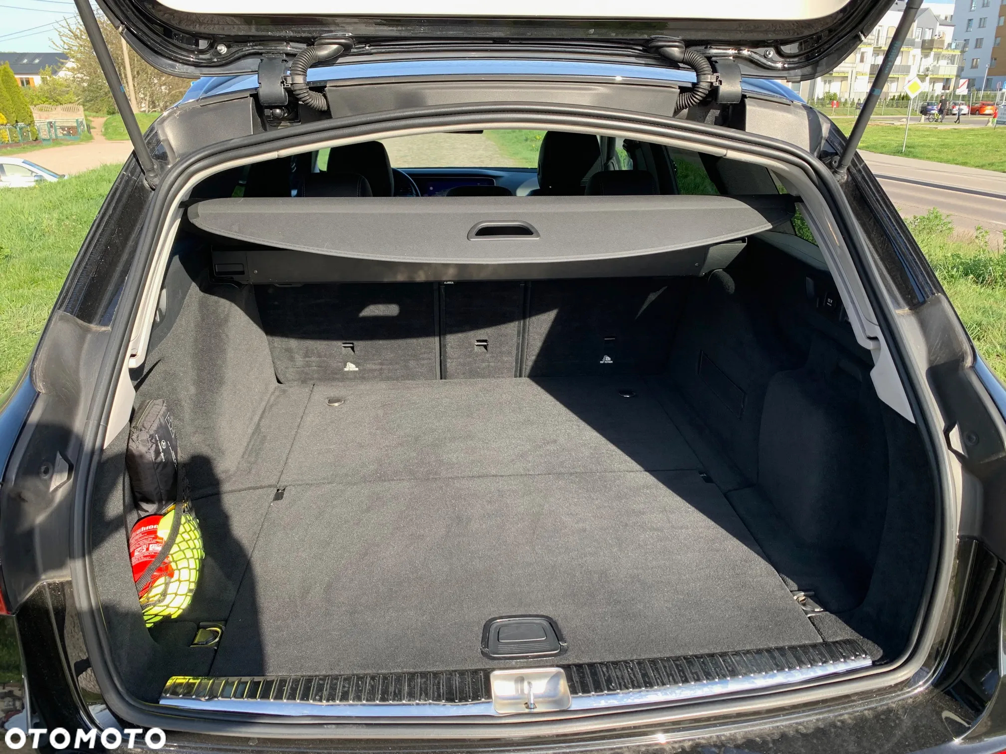 Mercedes-Benz Klasa E 220 d T 9G-TRONIC - 22