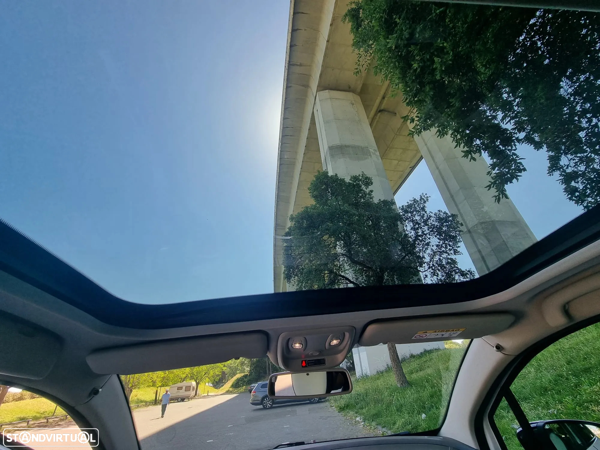Renault Captur 1.5 dCi Initiale Paris EDC - 14