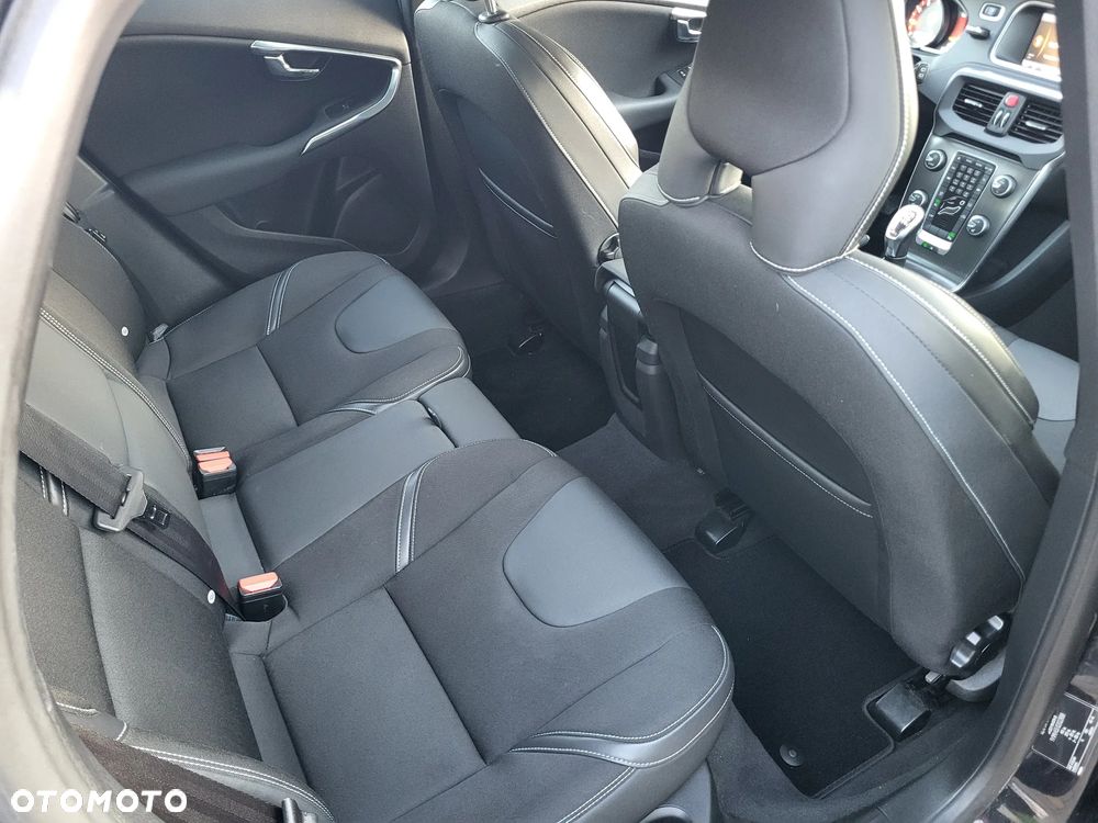 Volvo V40 T3 Momentum - 27