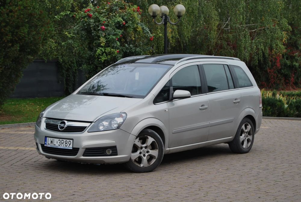 Opel Zafira 1.9 CDTI Cosmo - 1