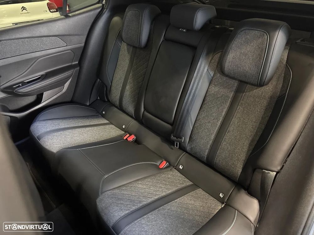 Peugeot 408 1.2 PureTech Allure EAT8 - 10