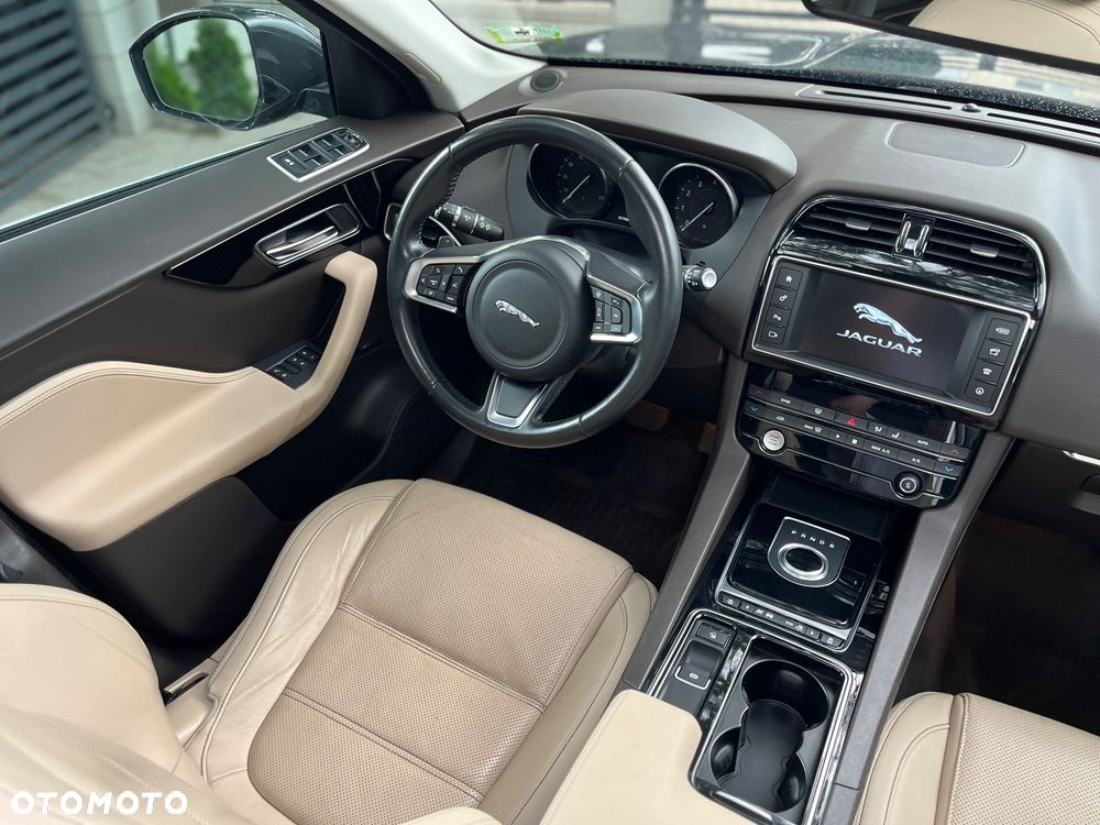 Jaguar F-Pace 2.0 i4P AWD Prestige - 8