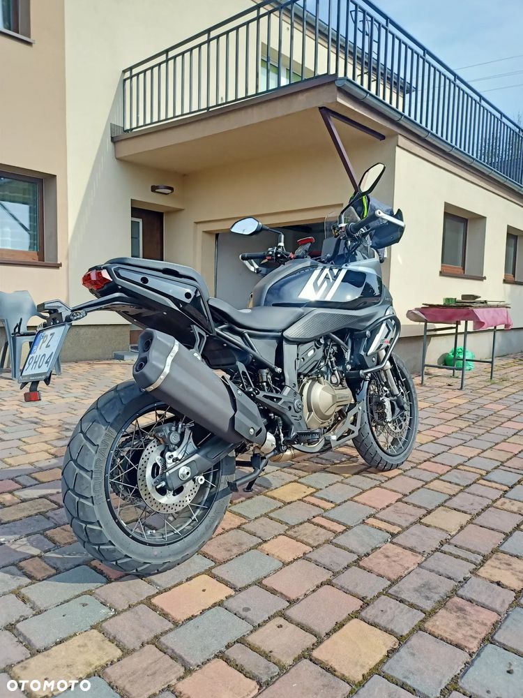 QJMOTOR SRT 600SX - 5
