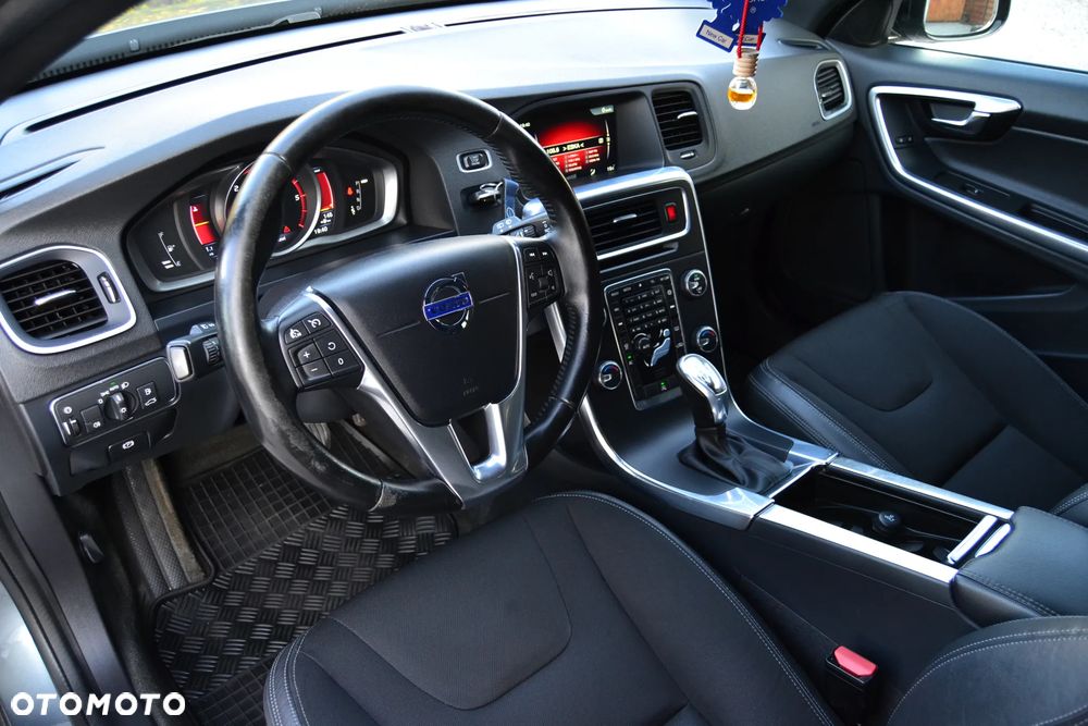 Volvo V60 Cross Country D4 Drive-E Momentum - 27