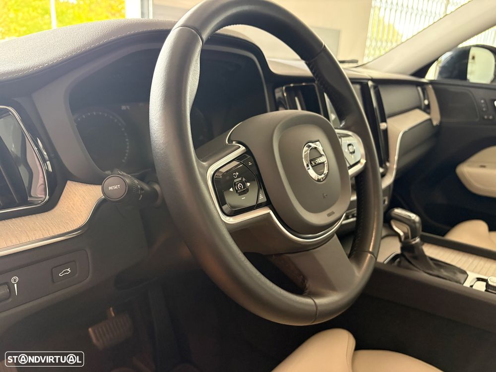Volvo XC 60 2.0 D4 Inscription AWD Geartronic - 18