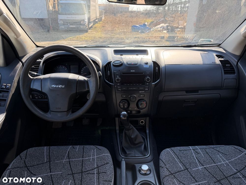 Isuzu D-Max 2.5 DC L - 13