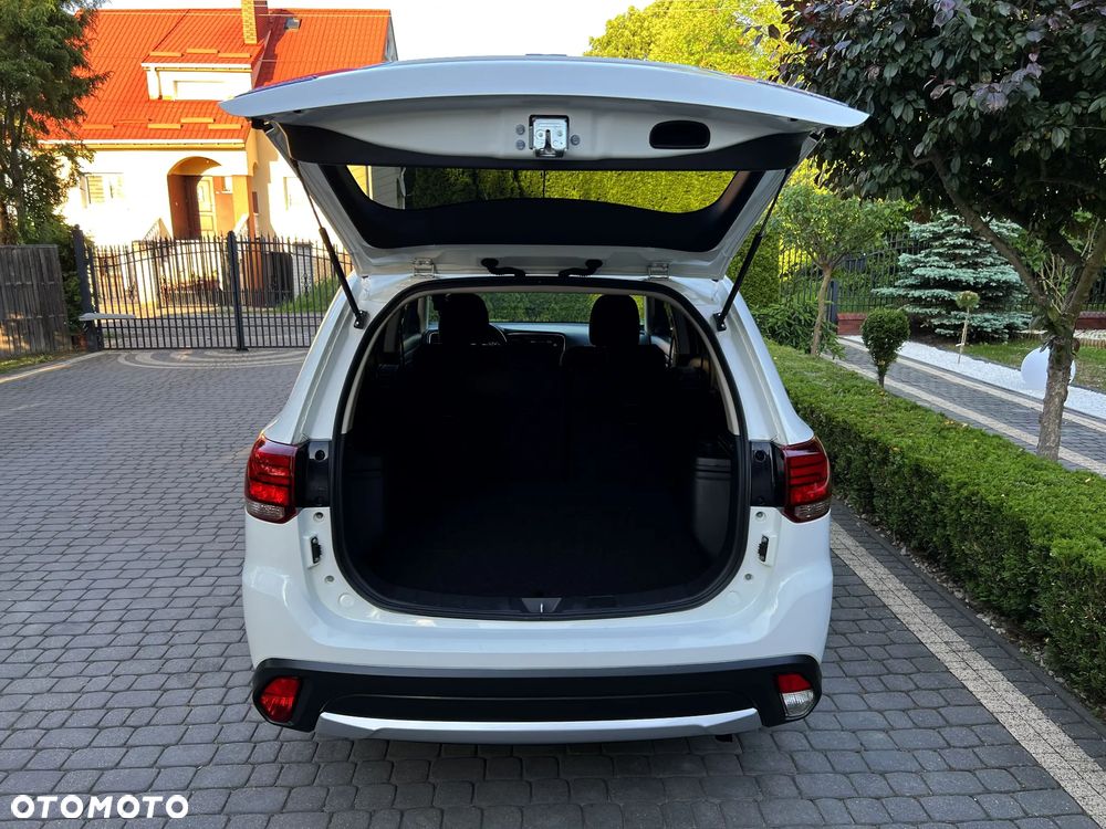 Mitsubishi Outlander 2.0 2WD SUV-Star - 13