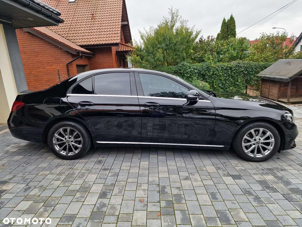 Mercedes-Benz Klasa E 220 d 9G-TRONIC - 4