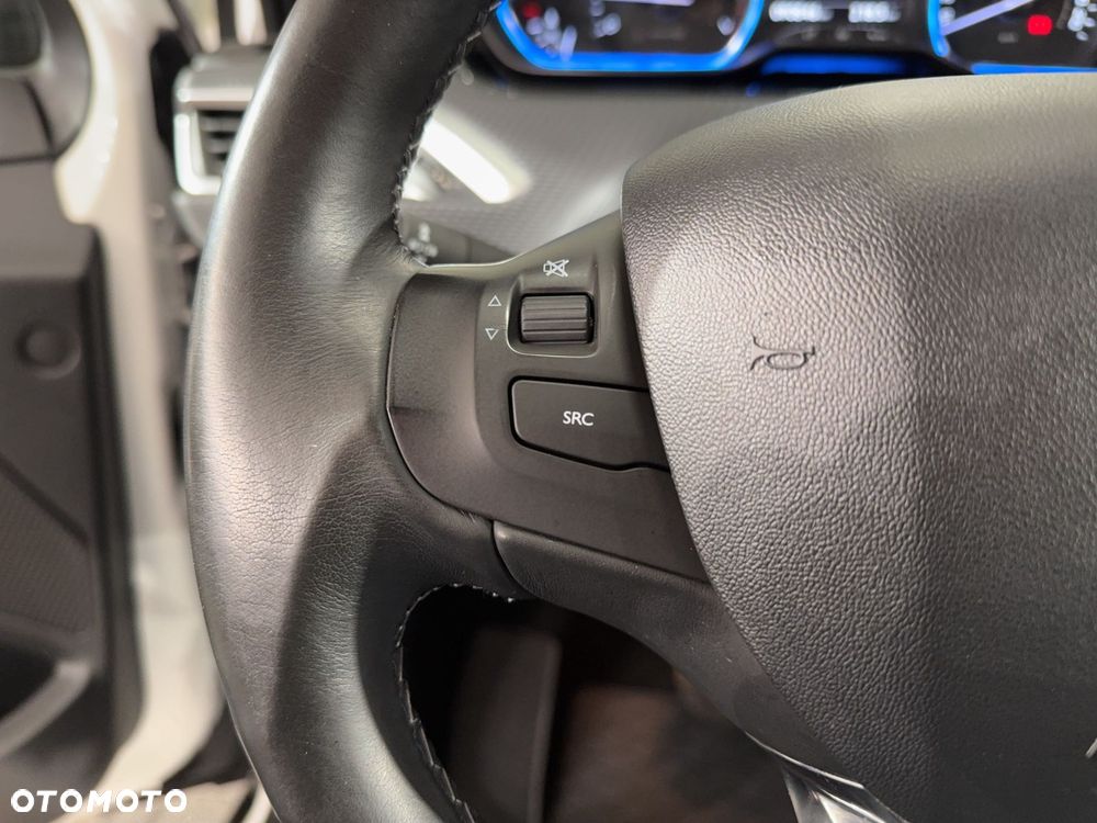 Peugeot 2008 - 18