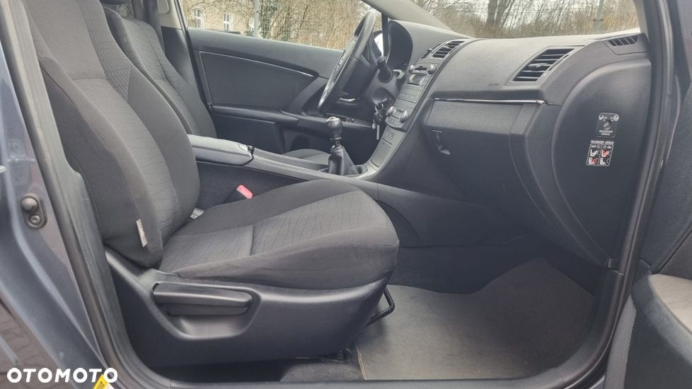 Toyota Avensis 1.8 Business Edition - 11