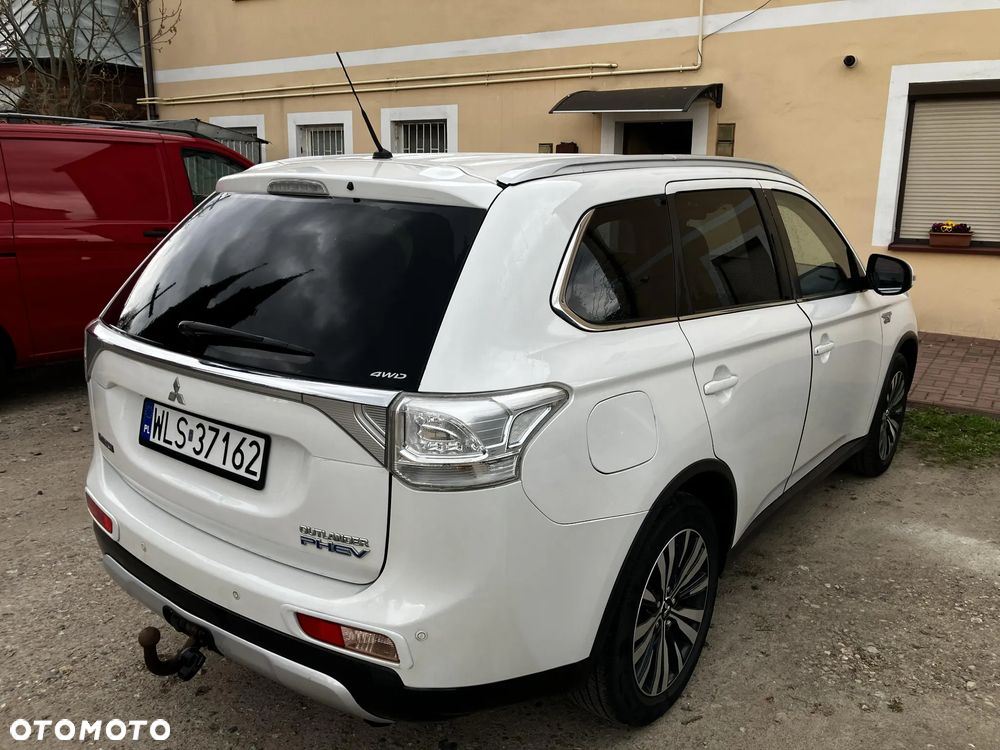 Mitsubishi Outlander 2.0 4WD Plus - 2