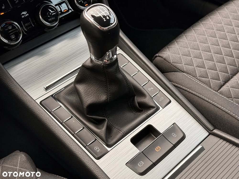 Skoda Superb 1.5 TSI Ambition - 23