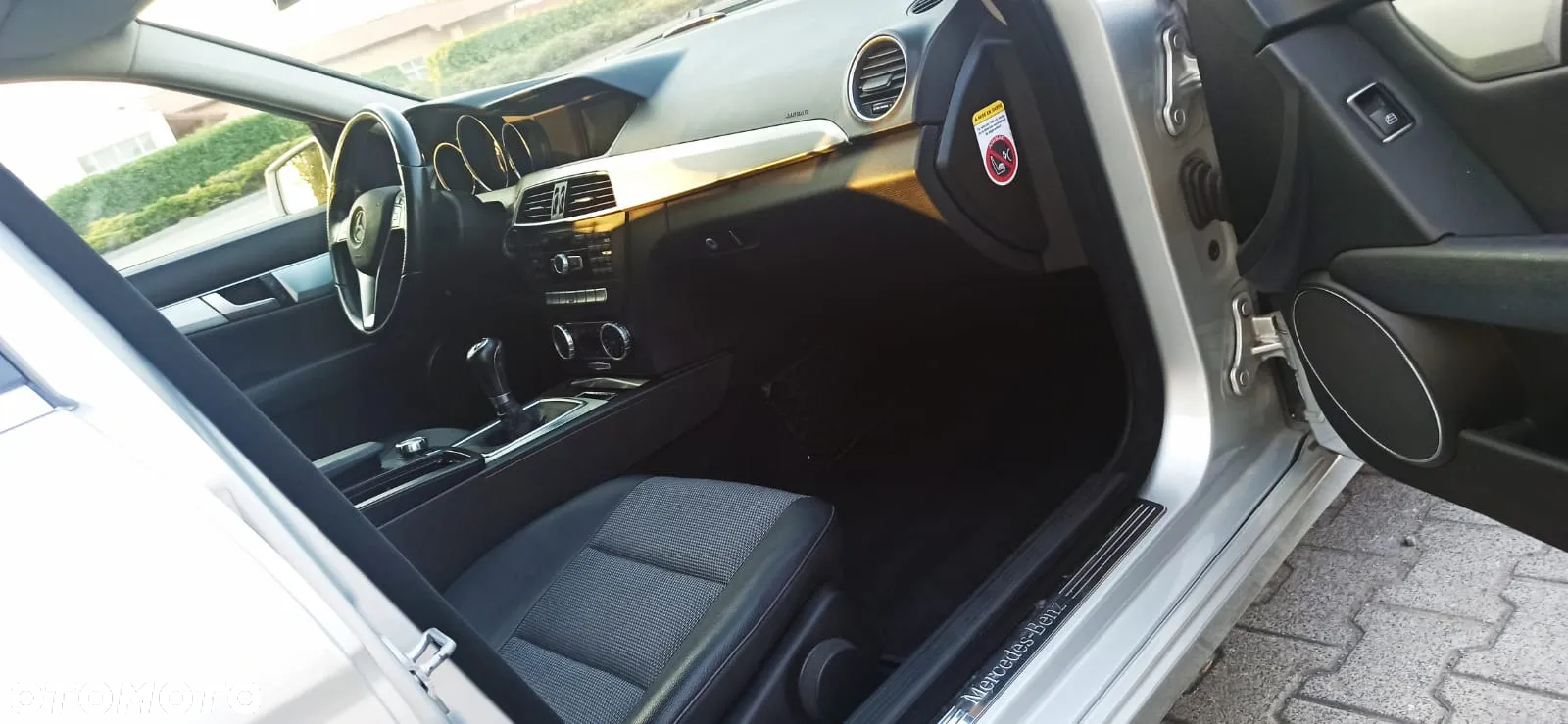 Mercedes-Benz Klasa C 180 T CDI DPF (BlueEFFICIENCY) Avantgarde - 25
