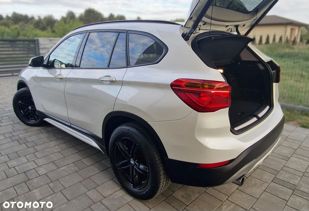 BMW X1 xDrive18d Sport Line - 6