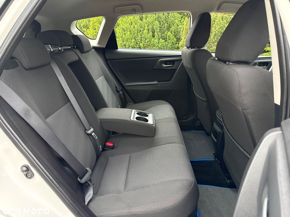 Toyota Auris - 16