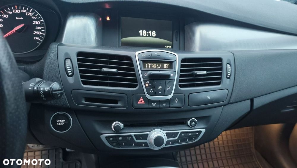 Renault Laguna 2.0 dCi Initiale - 17