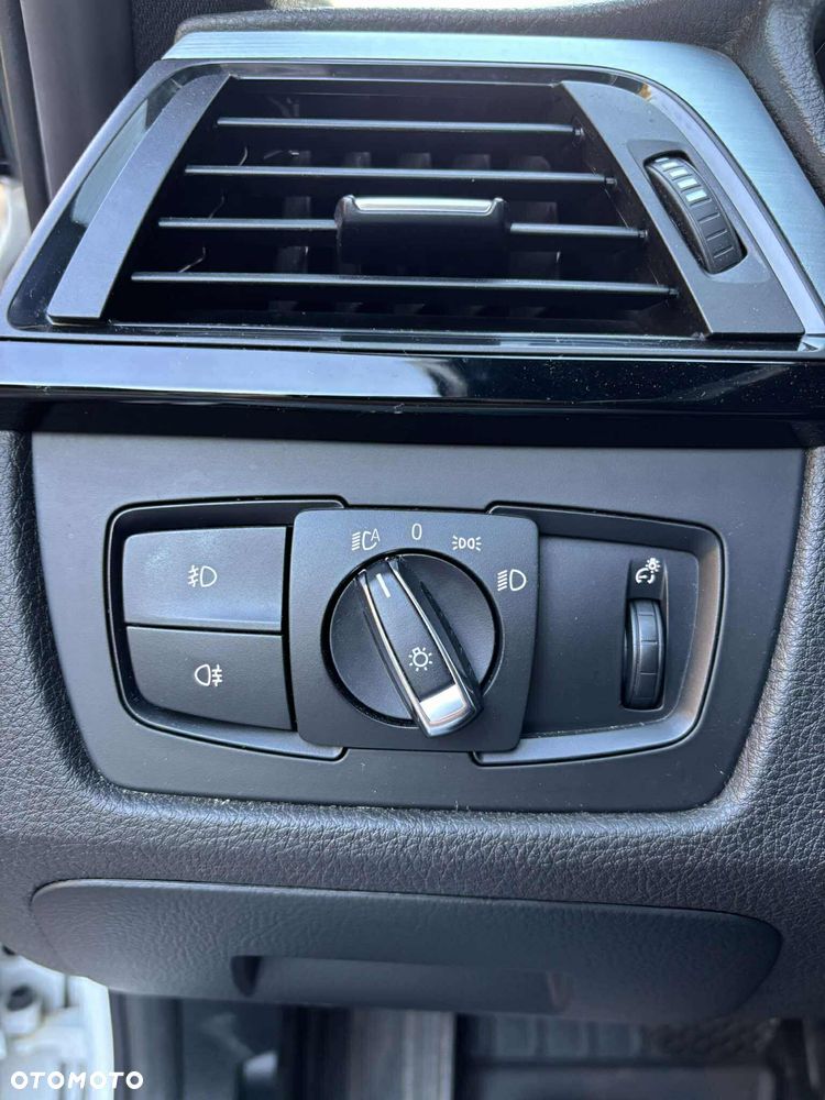 BMW Seria 3 325d M Sport - 26