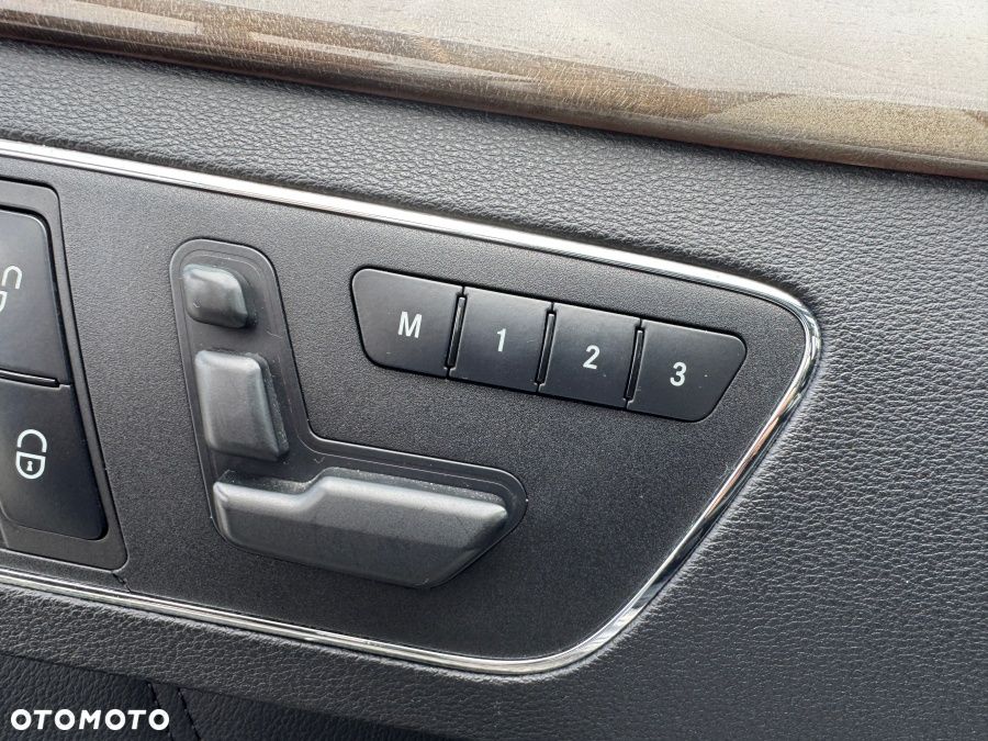 Mercedes-Benz Klasa E 350 4-Matic - 17