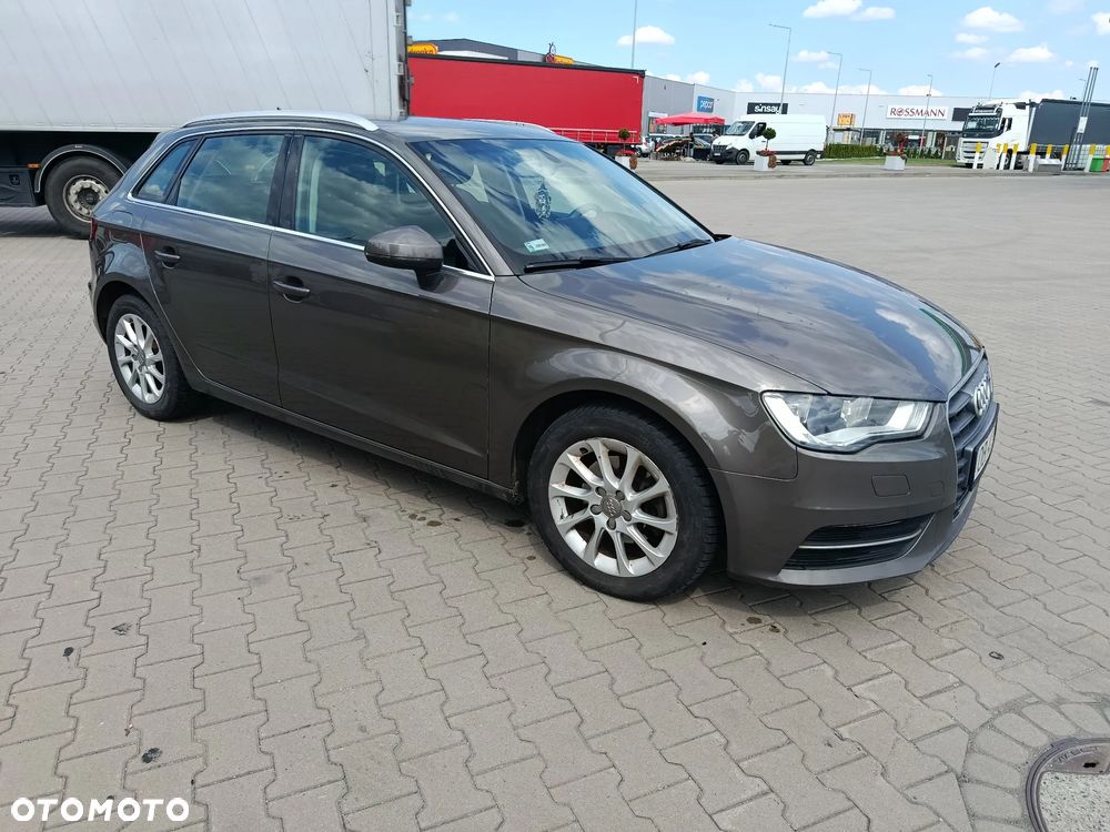 Audi A3 Sportback 1.6 TDI Ambiente - 9