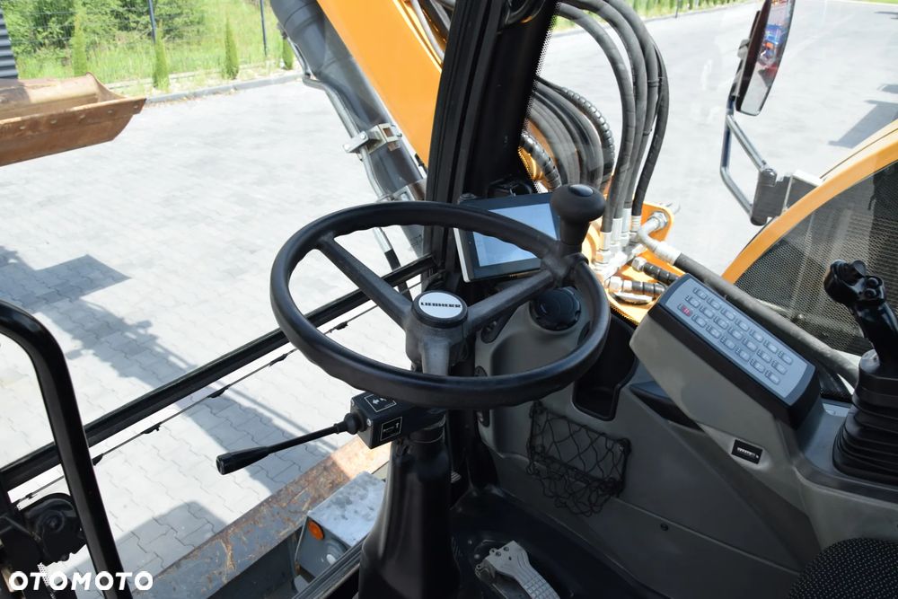 Liebherr A910 COMPACT / KOPARKA KOŁOWA / KABINA / KLIMATYTZACJA / SPYCH / PODPORY / DODATKOWY OSPRZĘT / SPROWADZONA - 25