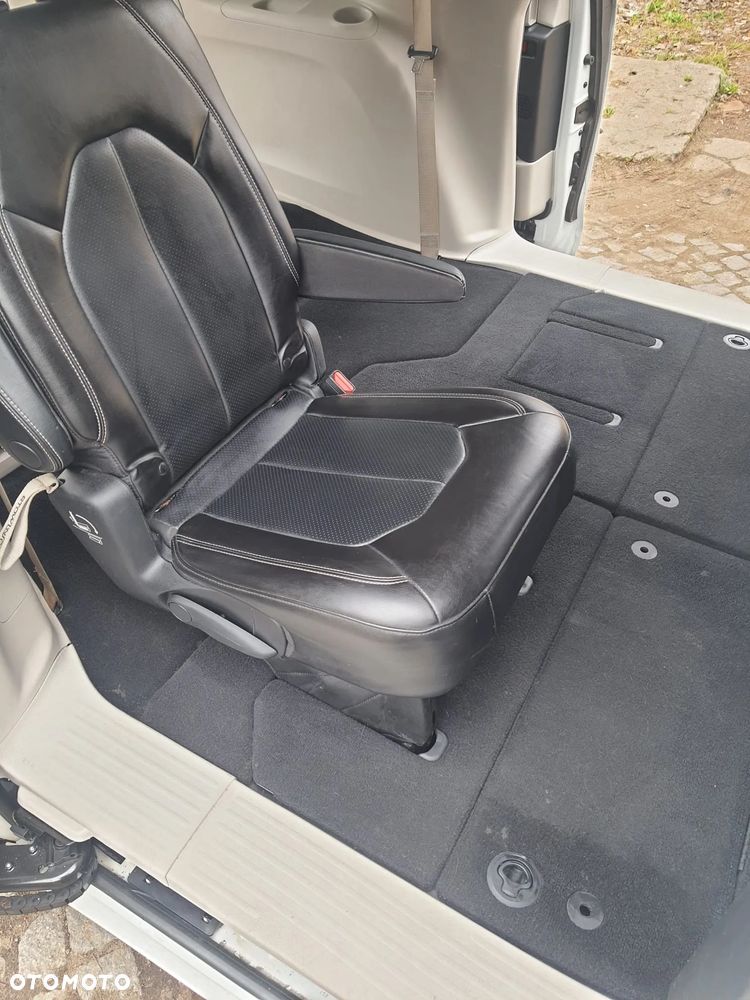 Chrysler Voyager - 14