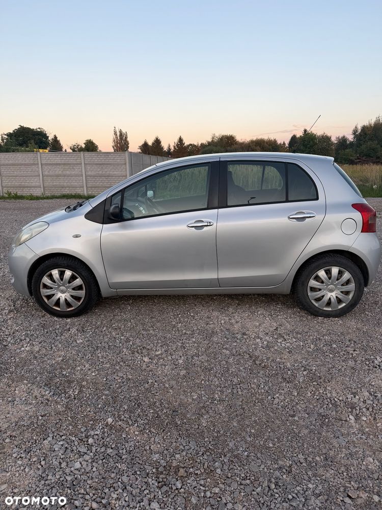Toyota Yaris - 7