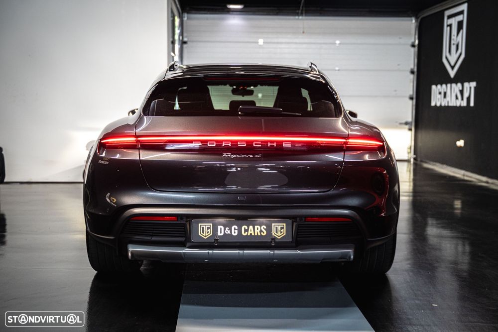 Porsche Taycan Cross Turismo 4 - 30