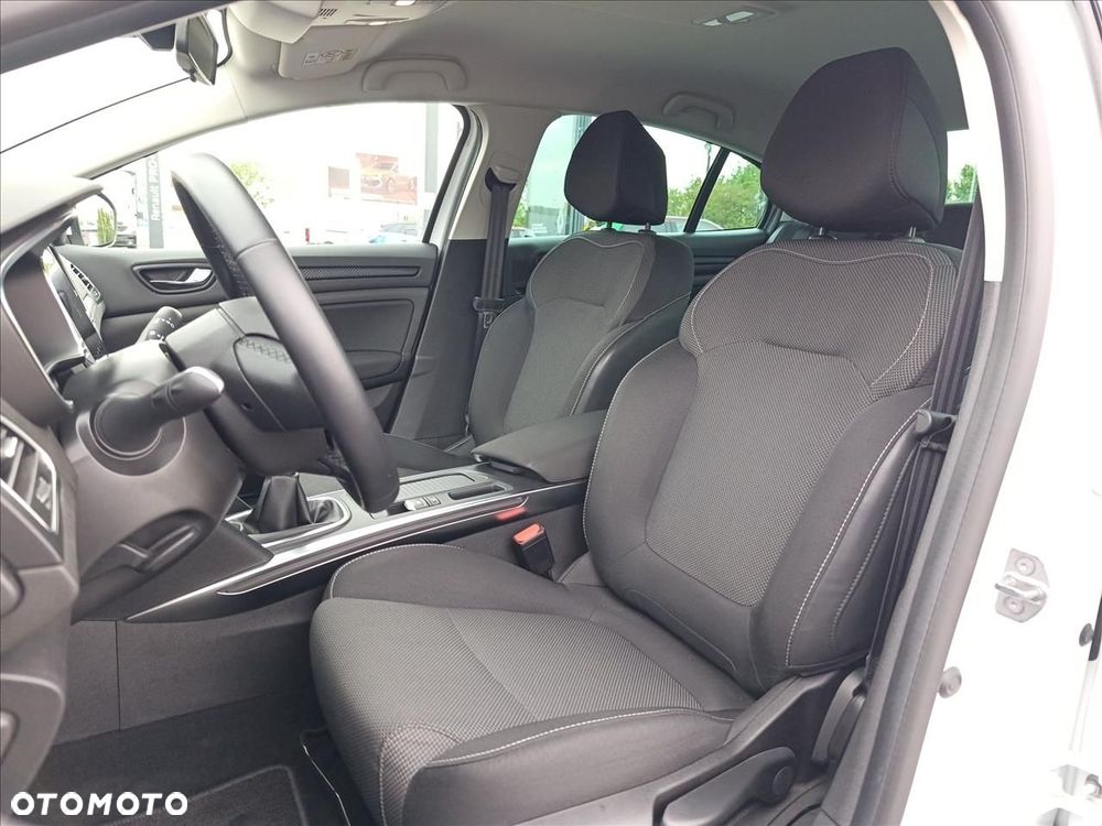 Renault Megane 1.3 TCe Evolution - 11