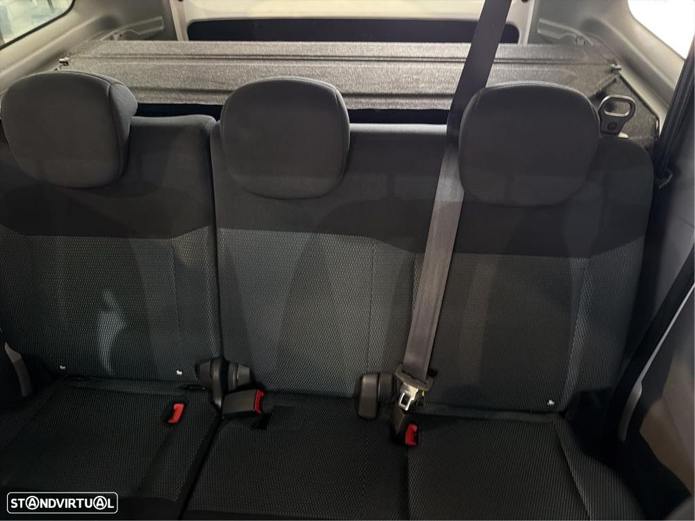 Nissan NV200 Combi - 10