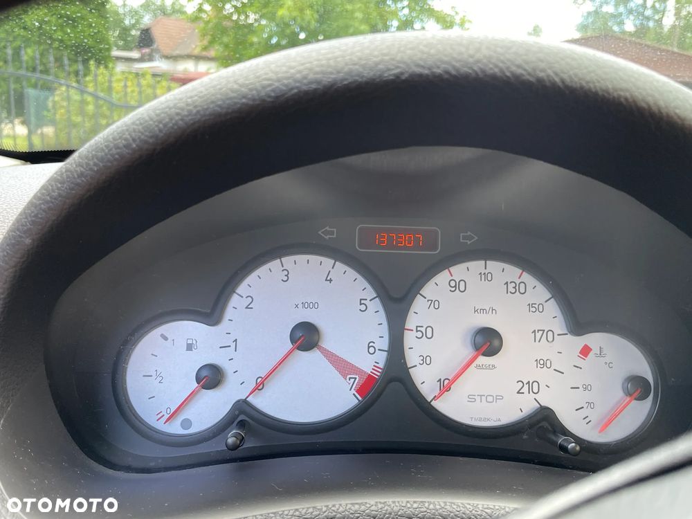 Peugeot 206 1.1 X-Line - 12