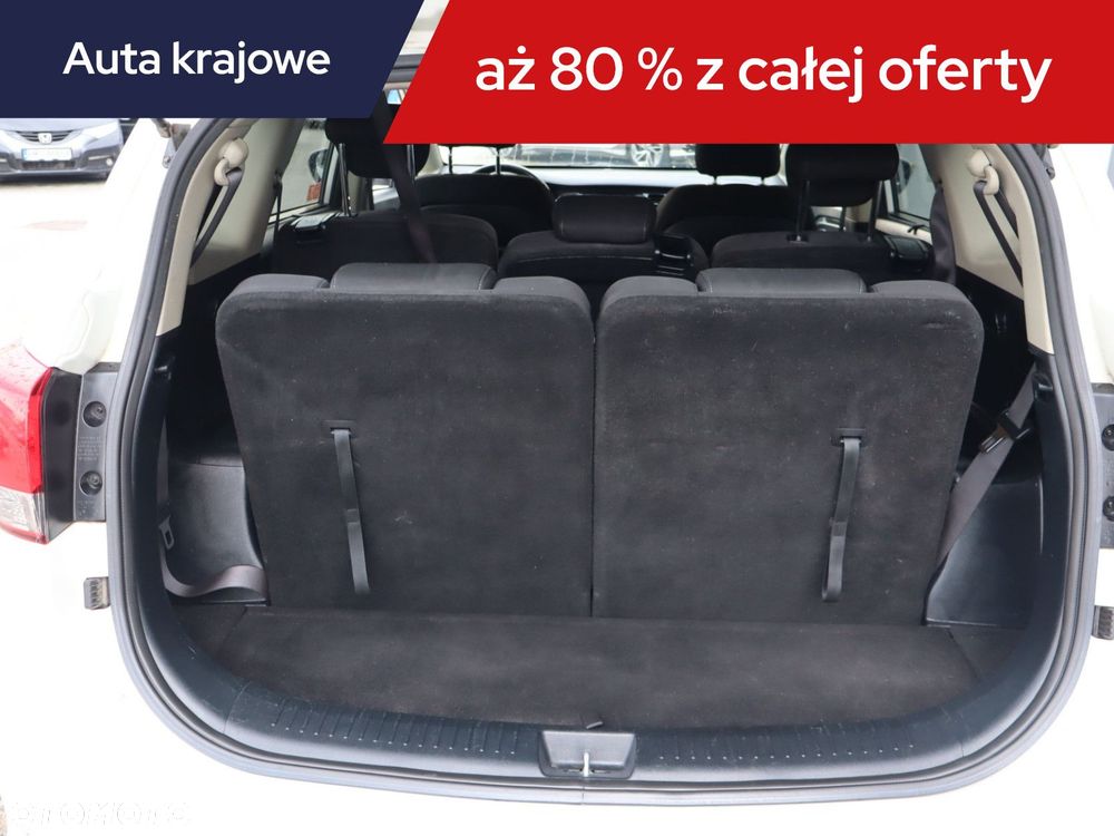 Kia Carens - 20