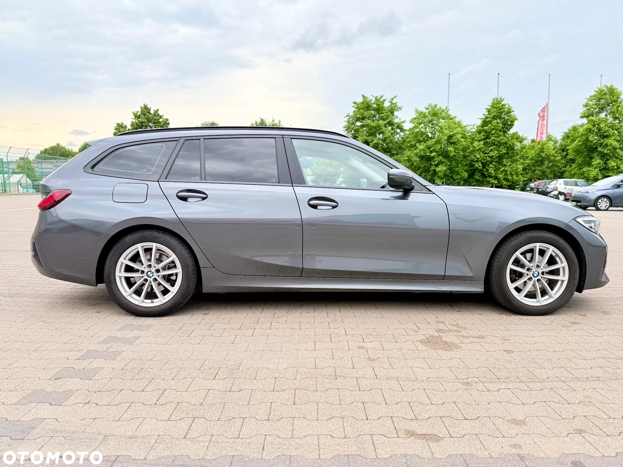 BMW Seria 3 318d Touring Advantage - 21