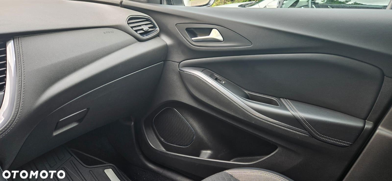 Opel Grandland X 1.6 T PHEV 4x4 Edition Business - 25