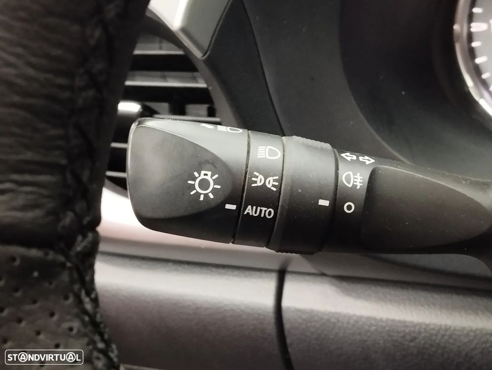 Toyota Hilux 2.4 D-4D 4WD CD CM - 16