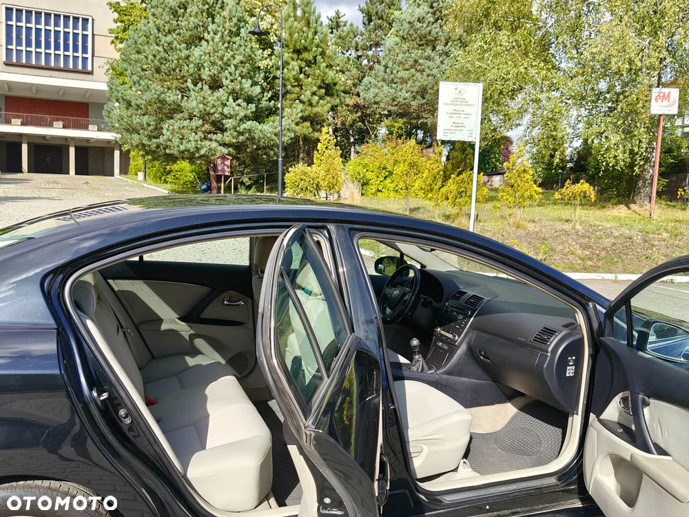 Toyota Avensis 2.0 D-4D Premium - 21