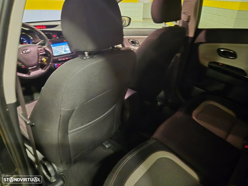 Kia Ceed SW 1.6 CRDi Prime - 32