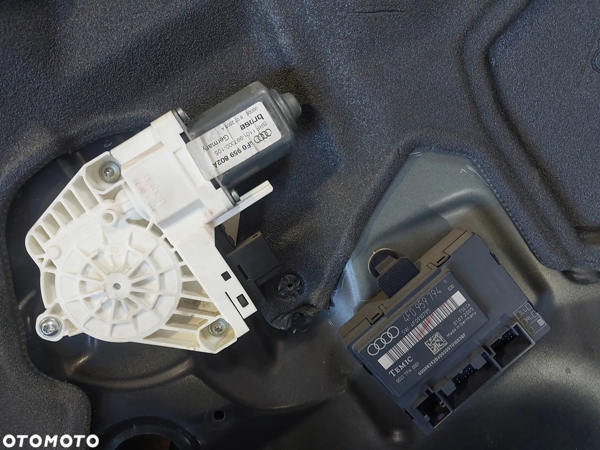 Drzwi prawy lewy tył tylne prawe lewe Audi A6 C6 Kombi Avant S-line LZ5D mechanizm podnoszenia szyby silniczek 4F0959802A sterownik 4F0959794 4F0959795 szyba przyciemniona zamek - 7