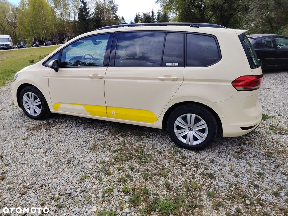 Volkswagen Touran - 8