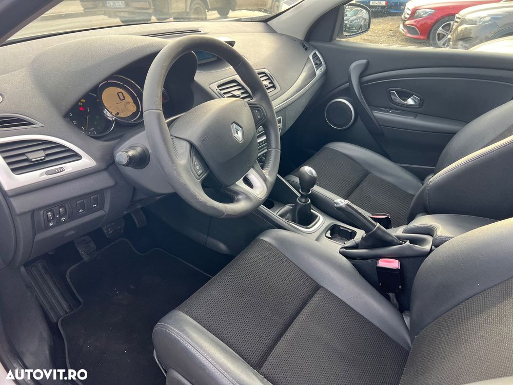 Renault Megane ENERGY dCi 110 Start & Stop Paris Business - 4