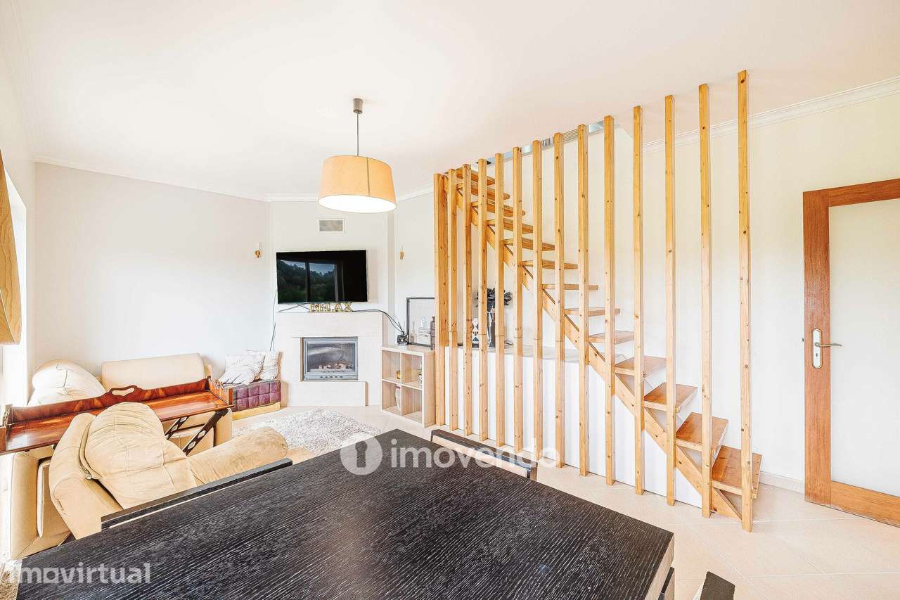 Andar de Moradia T2 Duplex, com garagem e logradouro, no Seixal - Grande imagem: 4/60