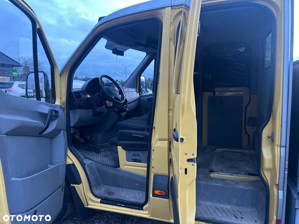 Mercedes-Benz Sprinter - 13