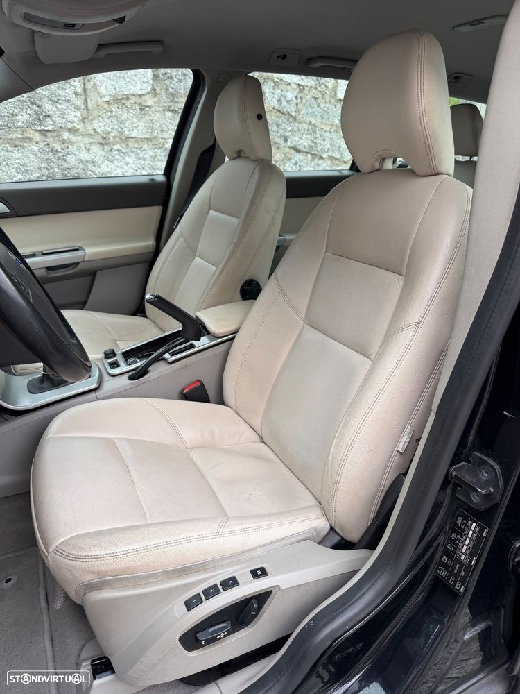 Volvo V50 2.0 D Momentum - 11