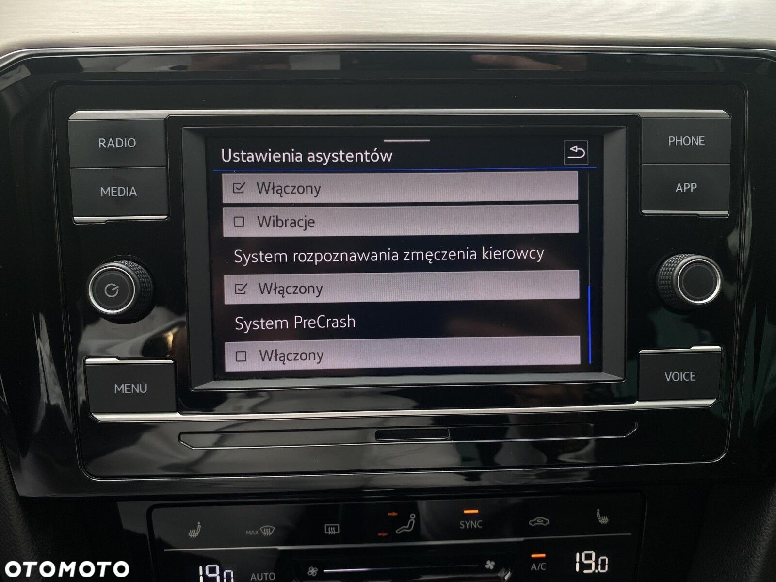 Volkswagen Passat 2.0 TSI Elegance DSG - 26