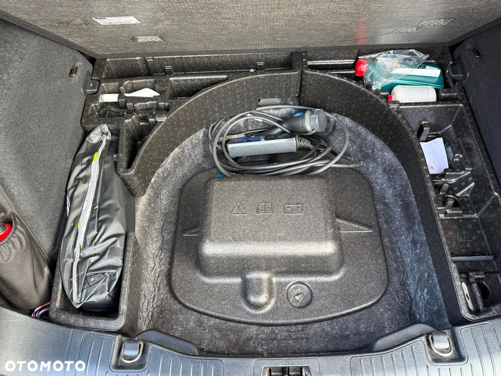 Ford Kuga 2.5 Duratec PHEV ST-LINE X - 22