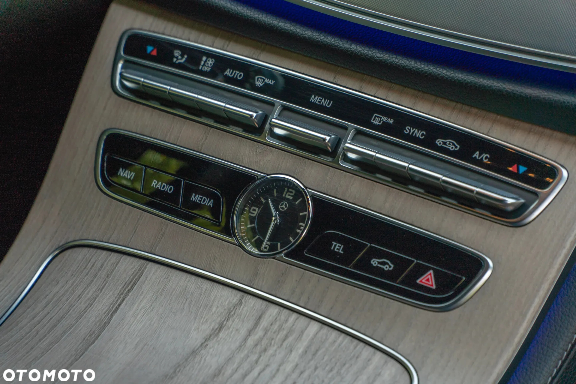Mercedes-Benz Klasa E 300 Coupe 9G-TRONIC - 30