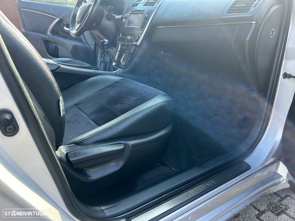 Toyota Avensis SD 2.0 D-4D Luxury+Navi - 11