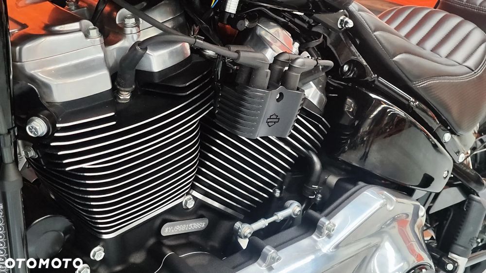 Harley-Davidson Softail Street Bob - 29
