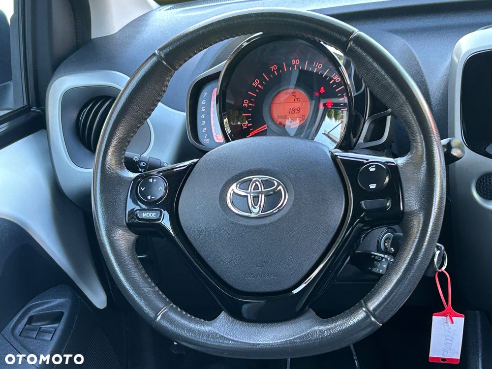 Toyota Aygo x-play touch - 30